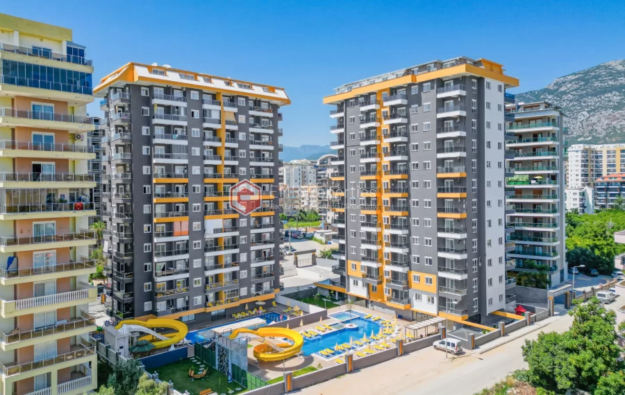 Comfortable Living in the Heart of Mahmutlar, Just Steps from the Sea