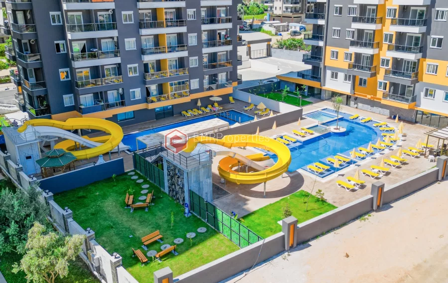 Comfortable Living in the Heart of Mahmutlar, Just Steps from the Sea