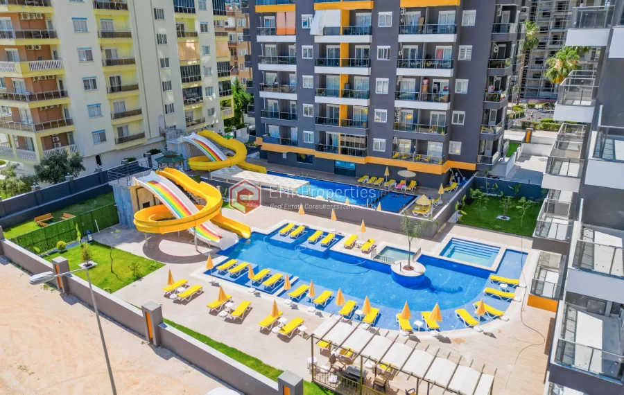 Comfortable Living in the Heart of Mahmutlar, Just Steps from the Sea