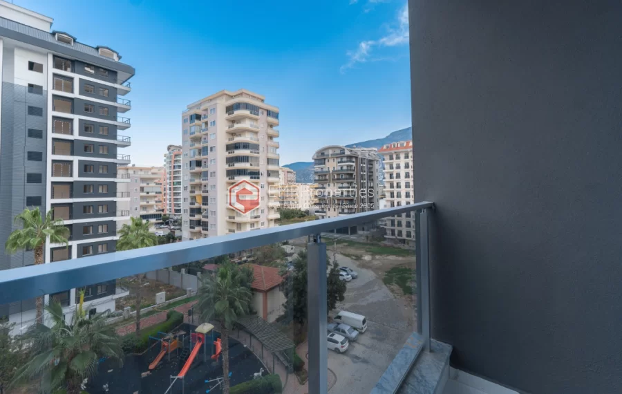 Comfortable Living in the Heart of Mahmutlar, Just Steps from the Sea