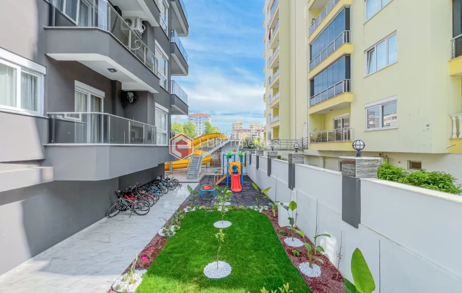 Comfortable Living in the Heart of Mahmutlar, Just Steps from the Sea