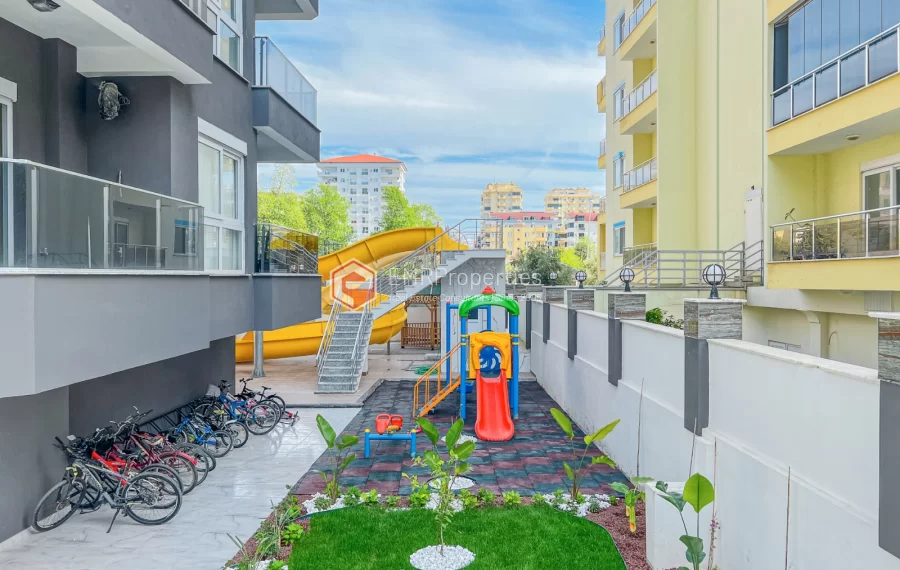 Comfortable Living in the Heart of Mahmutlar, Just Steps from the Sea