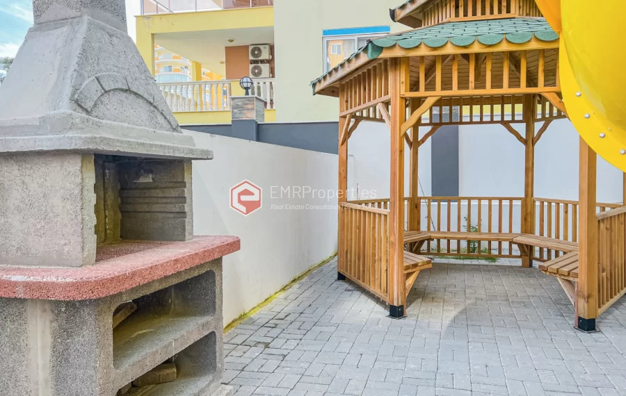 Comfortable Living in the Heart of Mahmutlar, Just Steps from the Sea