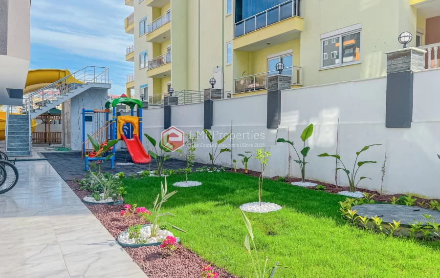 Comfortable Living in the Heart of Mahmutlar, Just Steps from the Sea