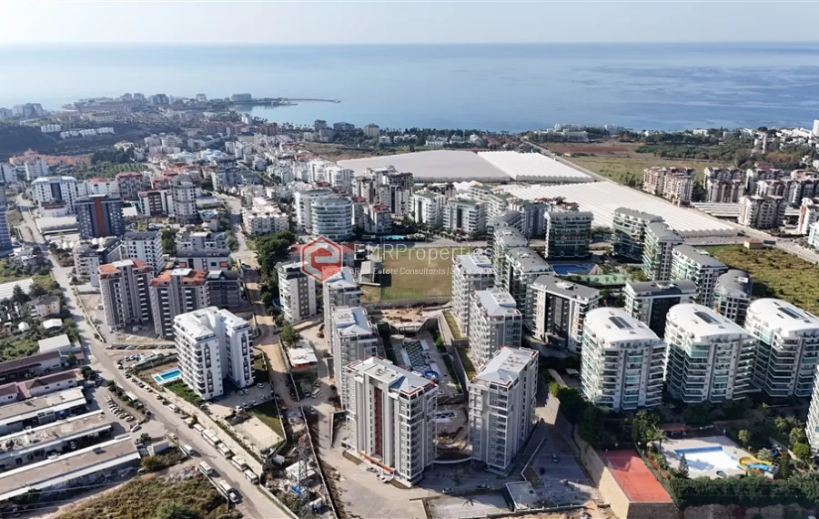 New Spacious 3-Room Apartment in a Quality Residence with Partial Sea View