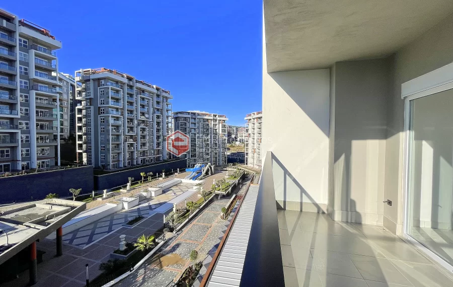 New Spacious 3-Room Apartment in a Quality Residence with Partial Sea View