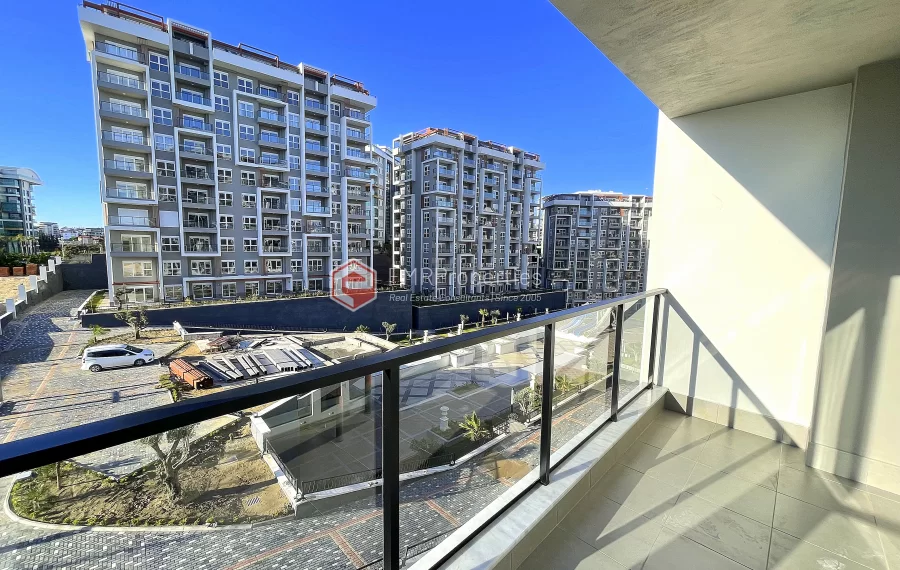 New Spacious 3-Room Apartment in a Quality Residence with Partial Sea View