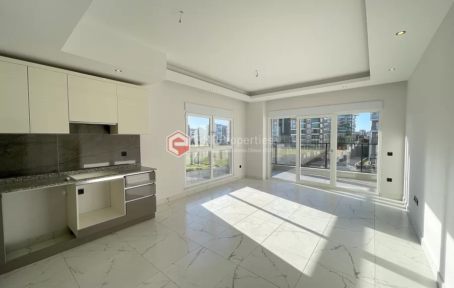 New Spacious 3-Room Apartment in a Quality Residence with Partial Sea View