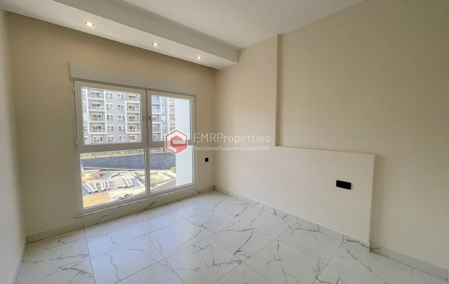 New Spacious 3-Room Apartment in a Quality Residence with Partial Sea View