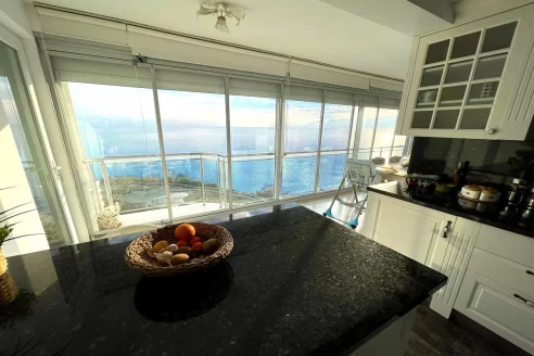 Geräumige 5 Zimmer Wohnung am Meer mit einer einzigartigen Aussicht in Antalya