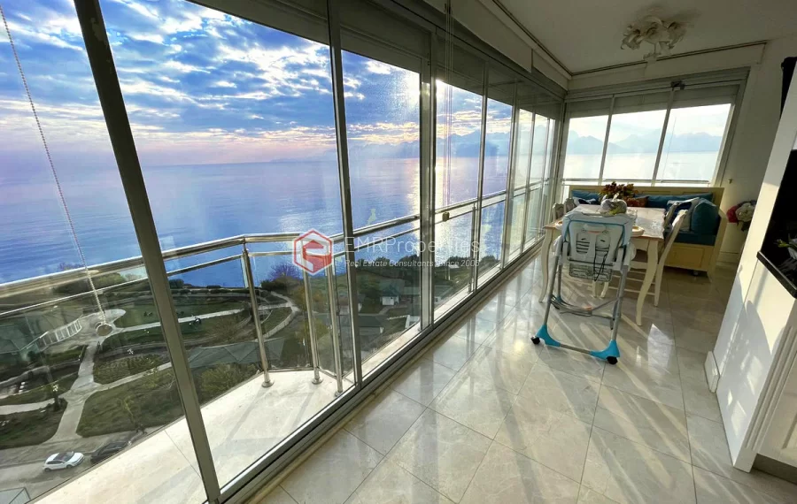 Geräumige 5 Zimmer Wohnung am Meer mit einer einzigartigen Aussicht in Antalya