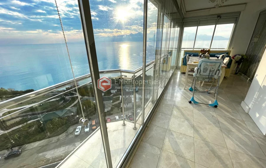 Geräumige 5 Zimmer Wohnung am Meer mit einer einzigartigen Aussicht in Antalya
