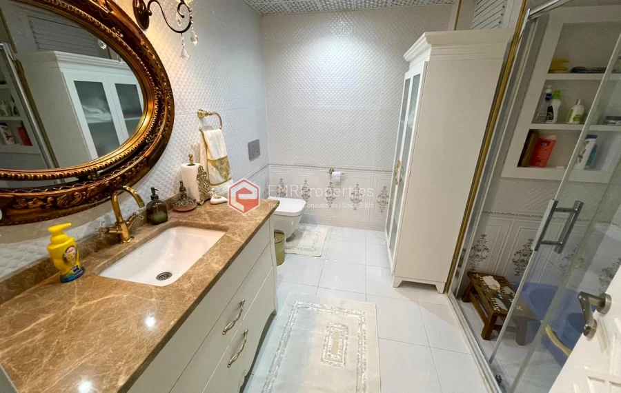 Geräumige 5 Zimmer Wohnung am Meer mit einer einzigartigen Aussicht in Antalya