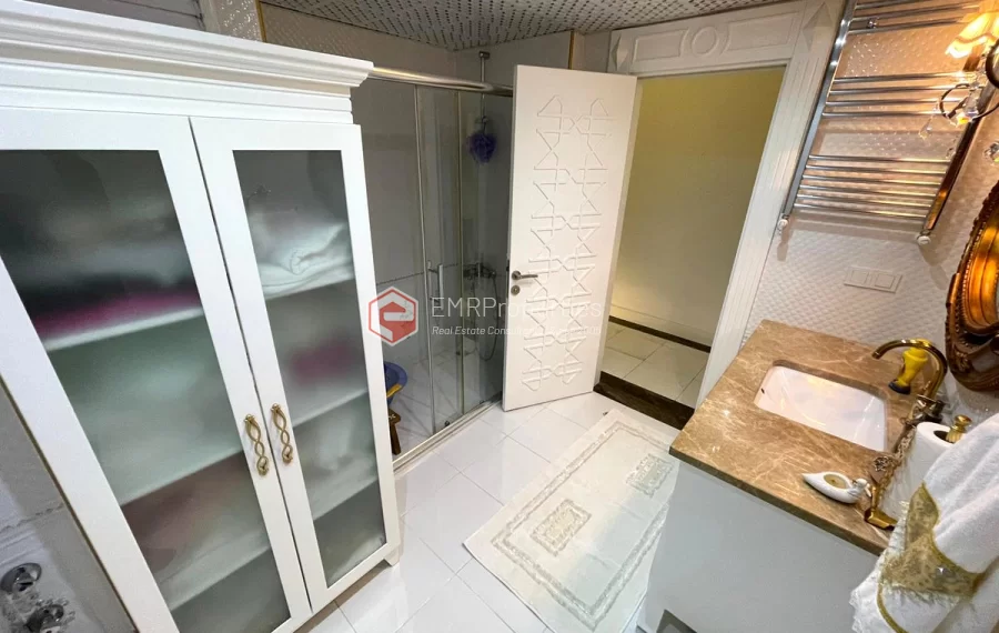 Geräumige 5 Zimmer Wohnung am Meer mit einer einzigartigen Aussicht in Antalya