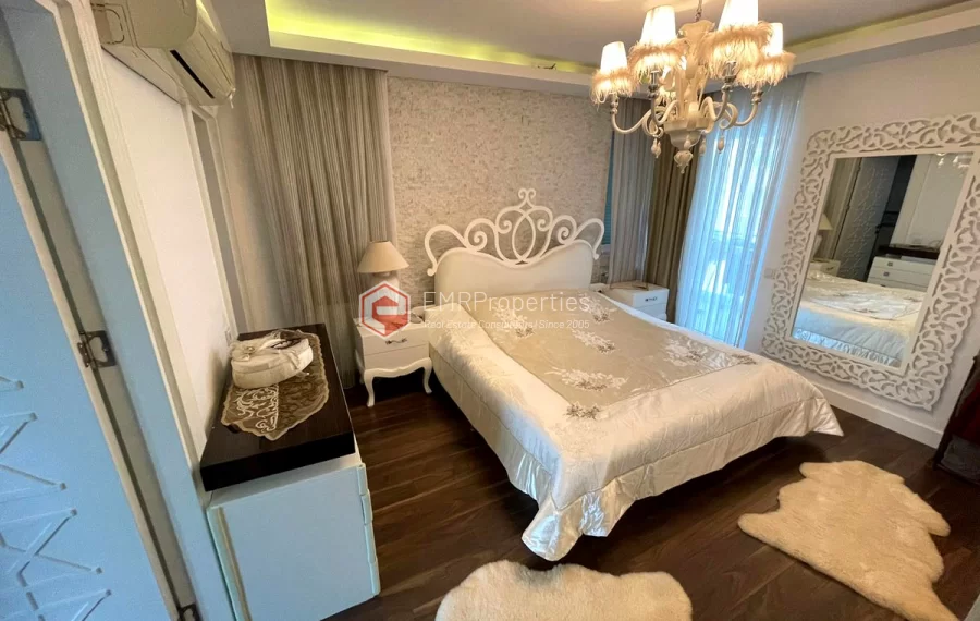 Geräumige 5 Zimmer Wohnung am Meer mit einer einzigartigen Aussicht in Antalya