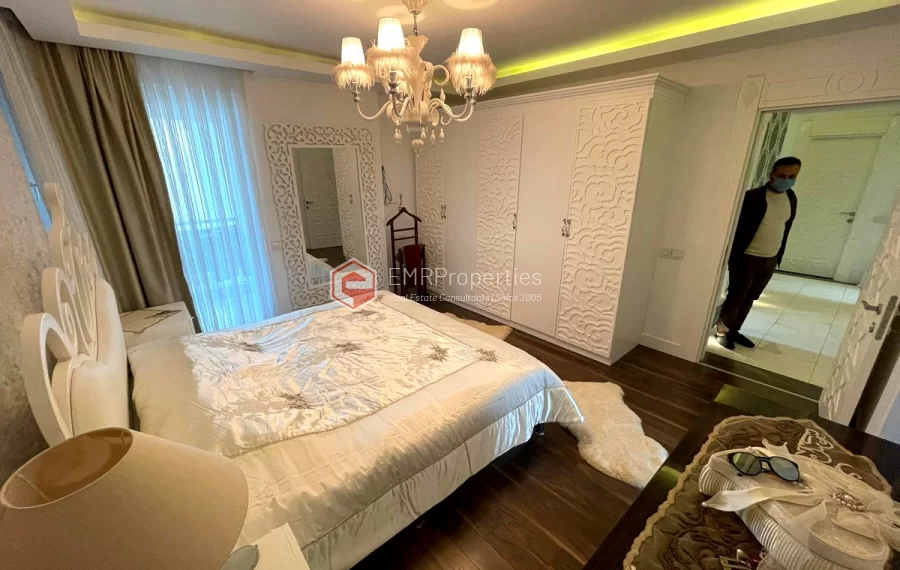 Geräumige 5 Zimmer Wohnung am Meer mit einer einzigartigen Aussicht in Antalya