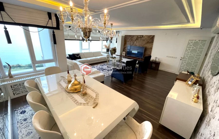 Geräumige 5 Zimmer Wohnung am Meer mit einer einzigartigen Aussicht in Antalya