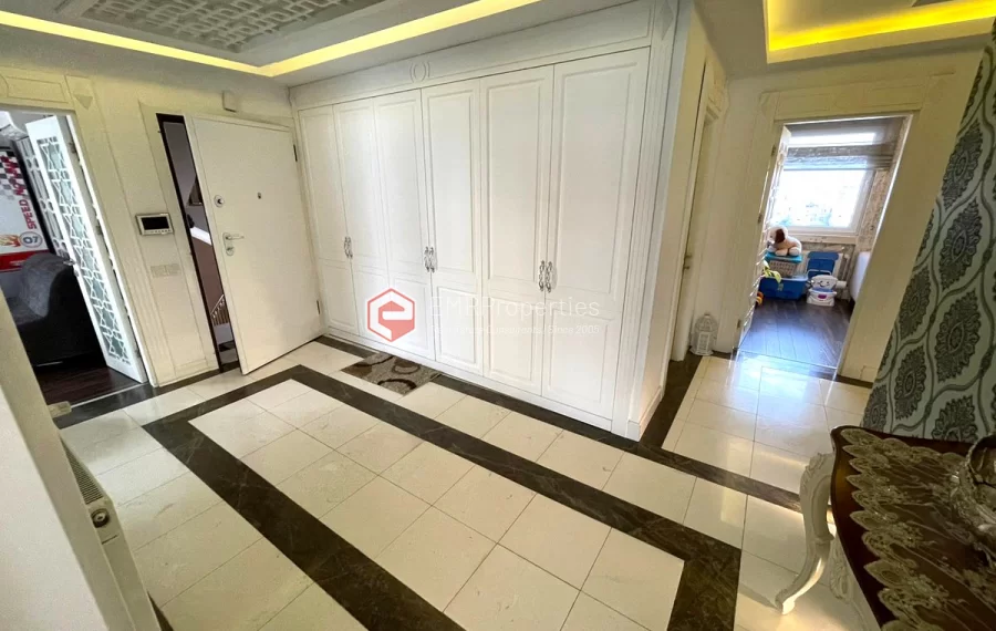 Geräumige 5 Zimmer Wohnung am Meer mit einer einzigartigen Aussicht in Antalya