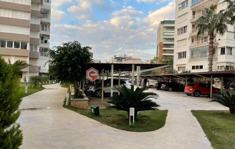Geräumige 5 Zimmer Wohnung am Meer mit einer einzigartigen Aussicht in Antalya