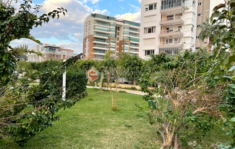 Geräumige 5 Zimmer Wohnung am Meer mit einer einzigartigen Aussicht in Antalya