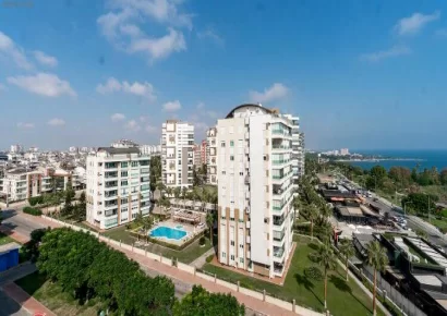 Comfortable and spacious apartment with an advantageous location for sale in Antalya