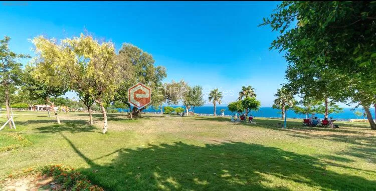 Comfortable and spacious apartment with an advantageous location for sale in Antalya