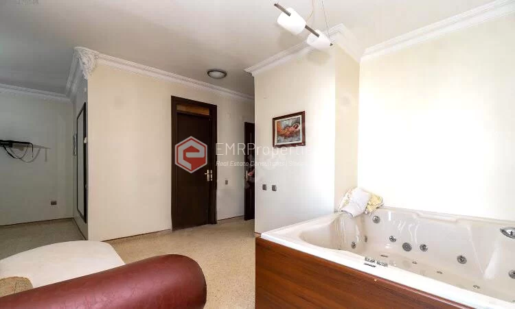 Comfortable and spacious apartment with an advantageous location for sale in Antalya