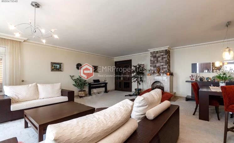 Comfortable and spacious apartment with an advantageous location for sale in Antalya