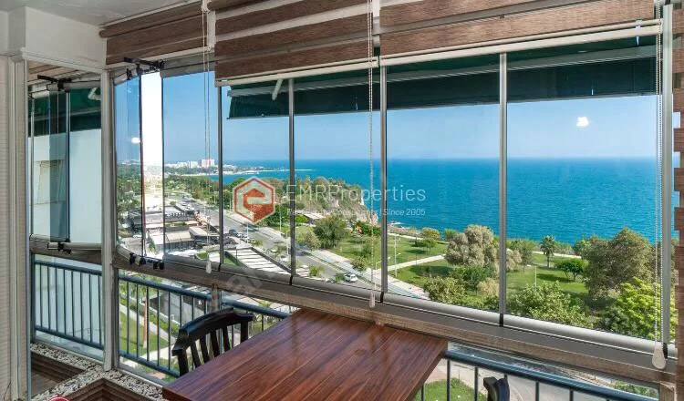 Comfortable and spacious apartment with an advantageous location for sale in Antalya