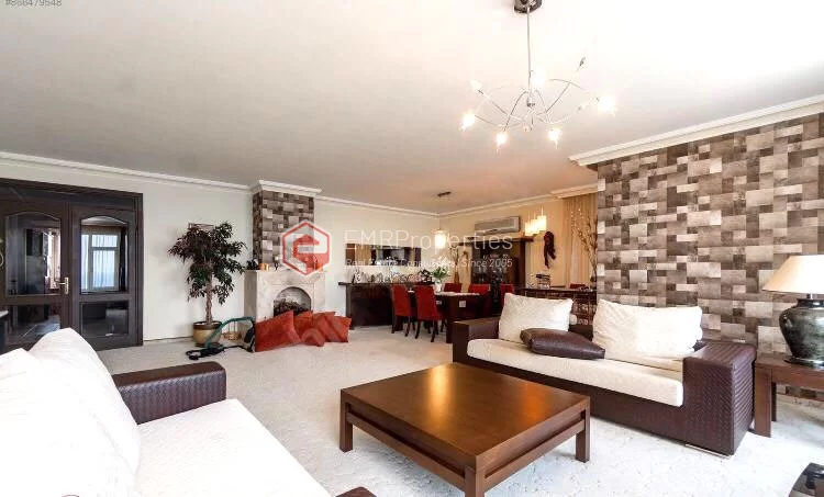 Comfortable and spacious apartment with an advantageous location for sale in Antalya