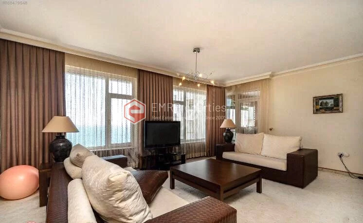 Comfortable and spacious apartment with an advantageous location for sale in Antalya