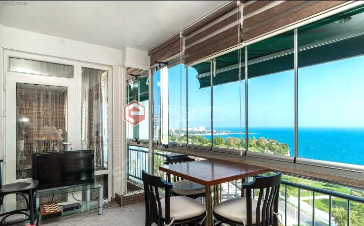Comfortable and spacious apartment with an advantageous location for sale in Antalya