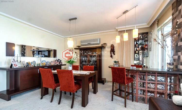 Comfortable and spacious apartment with an advantageous location for sale in Antalya