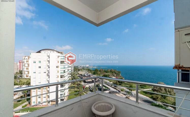 Comfortable and spacious apartment with an advantageous location for sale in Antalya