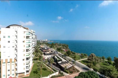 Comfortable and spacious apartment with an advantageous location for sale in Antalya
