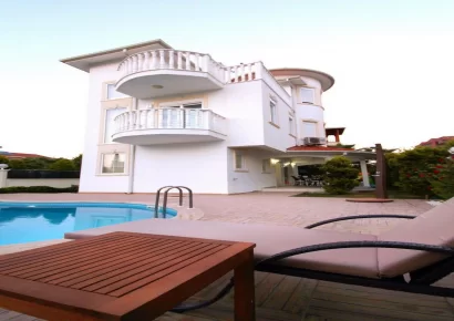 Freistehende Villa mit 3 Schlafzimmern und privatem Pool in Antalya