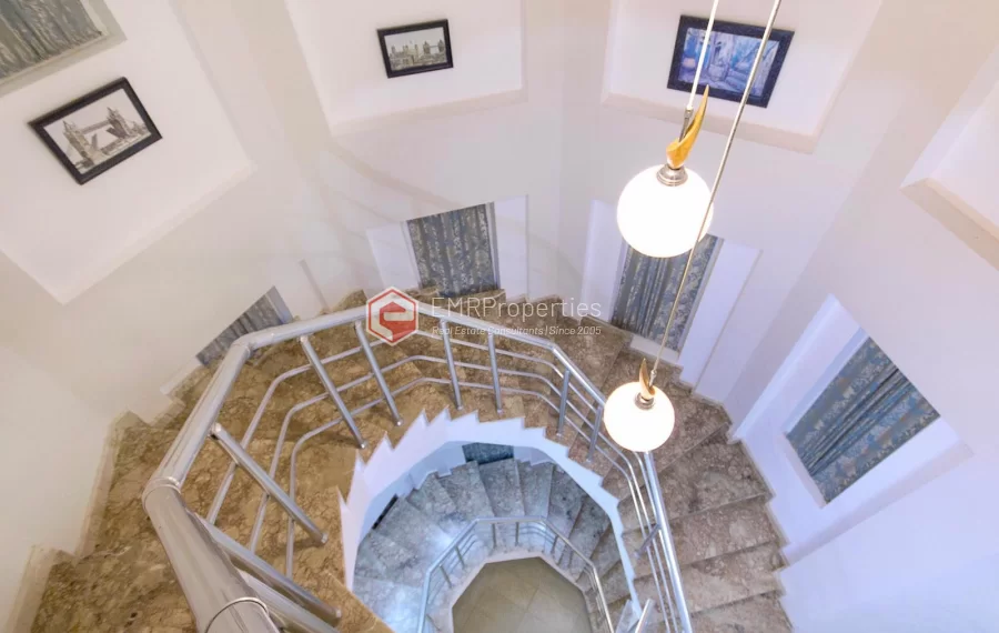Freistehende Villa mit 4 Schlafzimmern in perfekter Lage in Antalya