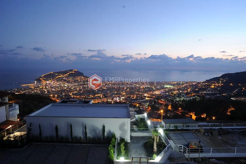 Panoramablick Apartments mit privatem Pool und Garten zum Verkauf in Alanya