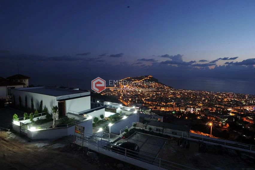 Panoramablick Apartments mit privatem Pool und Garten zum Verkauf in Alanya