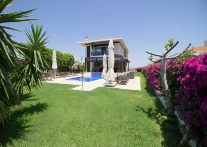 Freistehende 5 Zimmer Luxusvilla mit privatem Pool in Side, Antalya