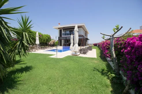 Freistehende 5 Zimmer Luxusvilla mit privatem Pool in Side, Antalya