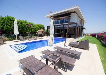 Freistehende 5 Zimmer Luxusvilla mit privatem Pool in Side, Antalya