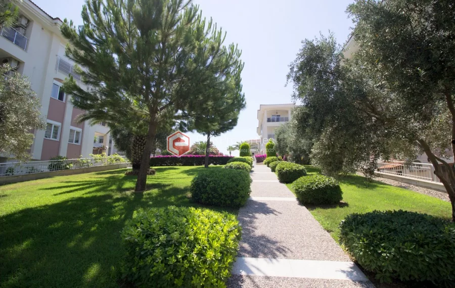 4 Zimmer Wohnung in der Anlage mit Einrichtungen zum Verkauf in Side Antalya