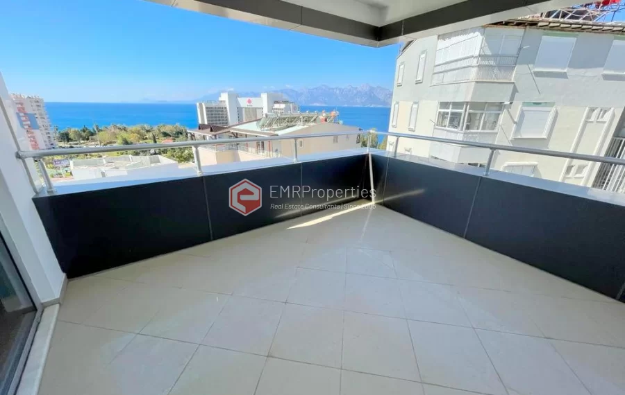 Spacious 3-bedroom apartment with a perfect location in Lara Antalya