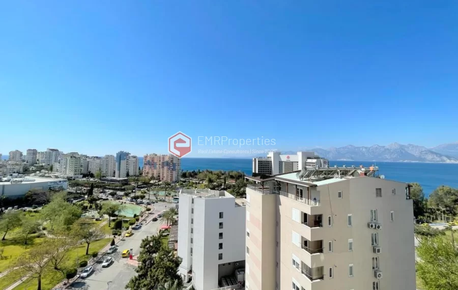 Spacious 3-bedroom apartment with a perfect location in Lara Antalya