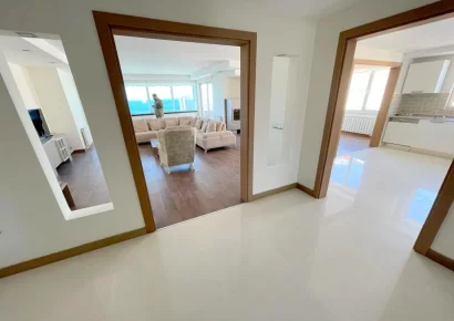 Geräumige 4 Zimmern Wohnung in perfekter Lage in Lara, Antalya