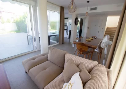 Detached 4-bedroom triplex villa for sale in the golf center in Belek