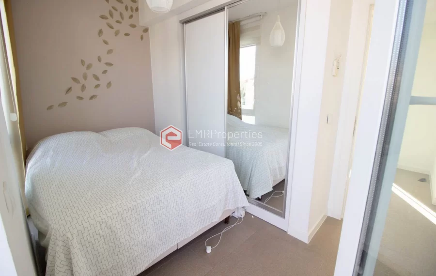Freistehende Triplex Villa mit 4 Schlafzimmern zum Verkauf im Golfzentrum in Belek
