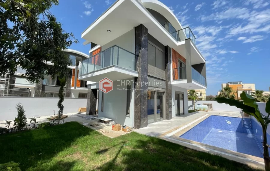 Off-Plan freistehende Luxusvilla zum Verkauf in der beliebten Golfanlage in Belek Antalya