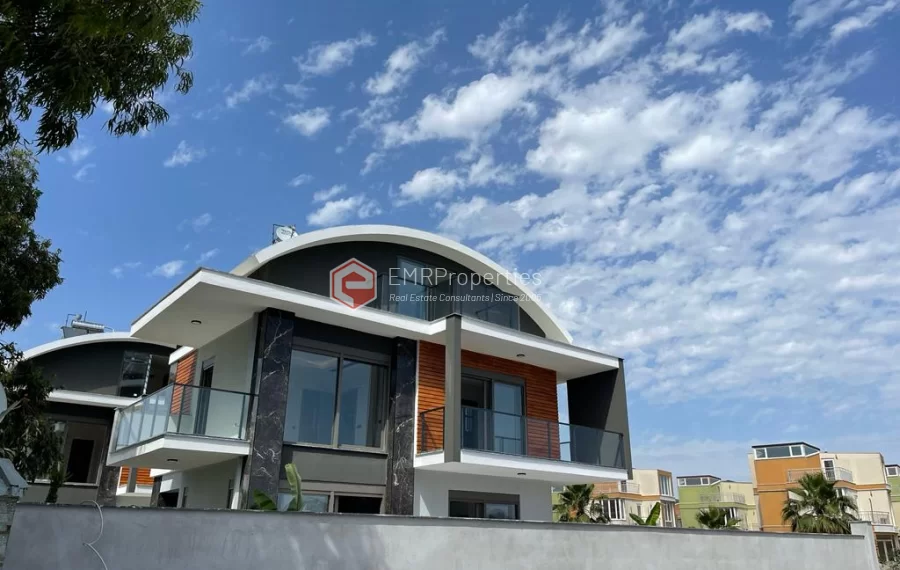 Off-Plan freistehende Luxusvilla zum Verkauf in der beliebten Golfanlage in Belek Antalya